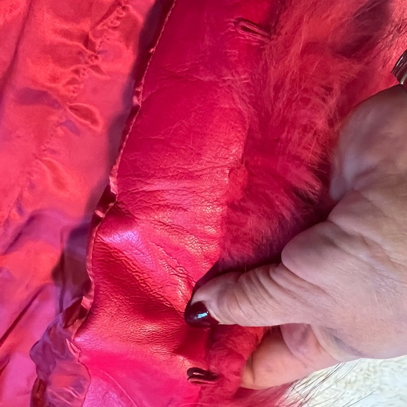 ENJOY FUR’s Raccoon Hair Red Gilet Size Small - Picture 11 of 14